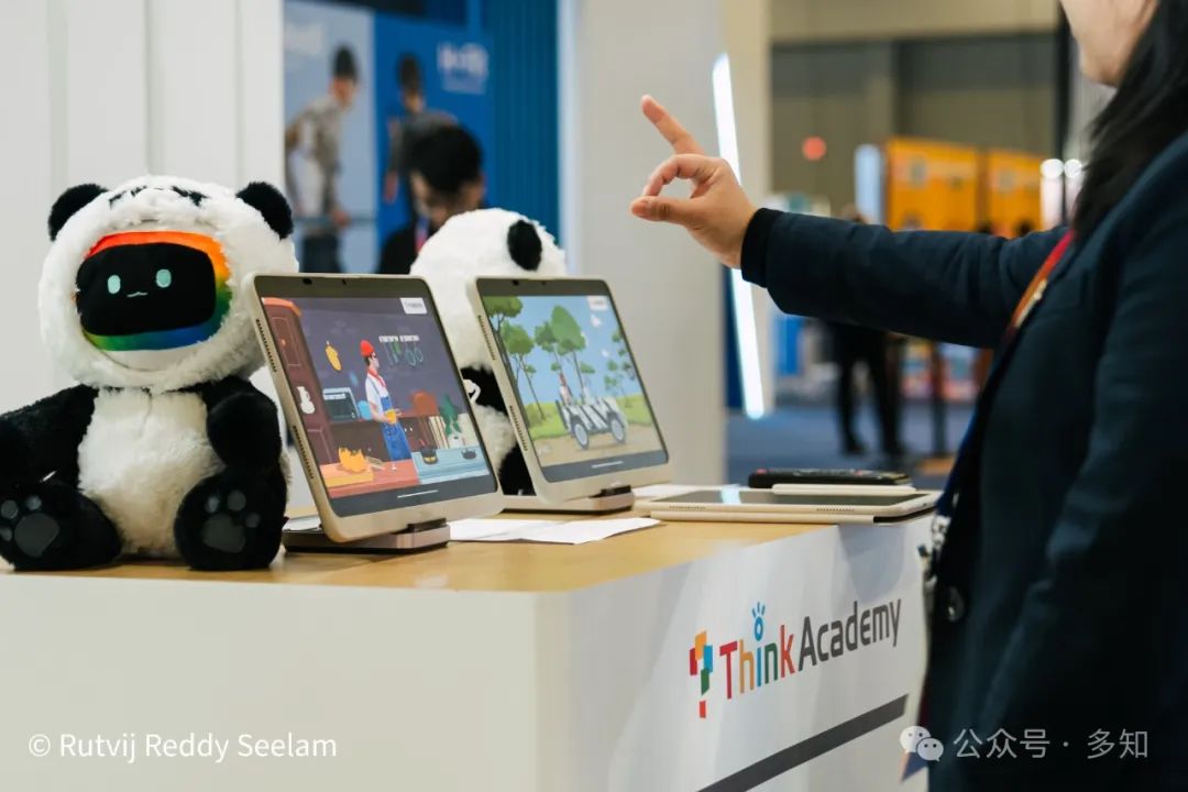 CES 2025：井喷的AI陪伴与AI眼镜