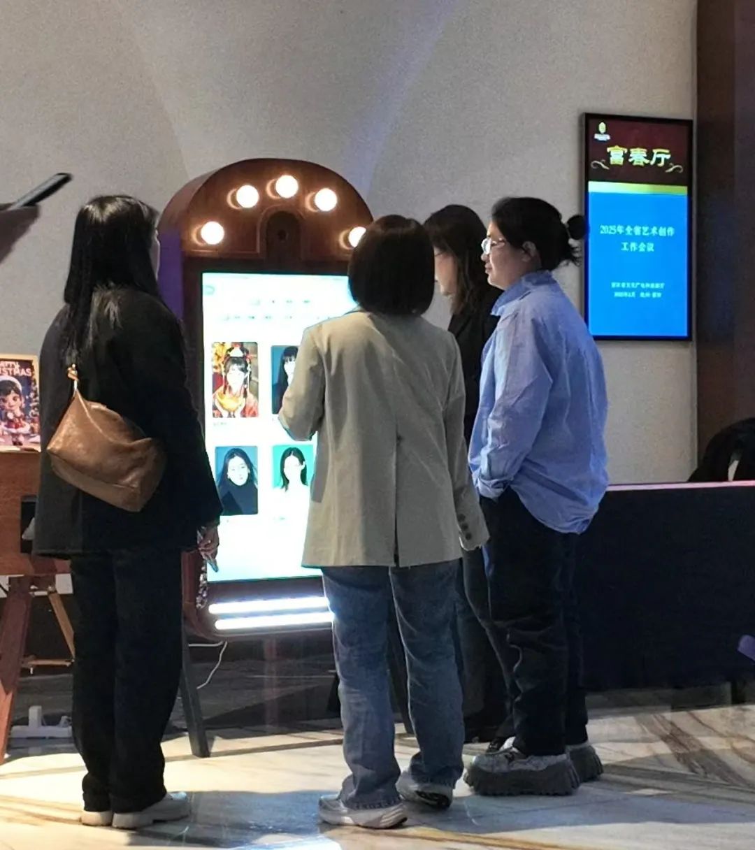 一键美颜+妆造，30秒解锁旅拍新姿势！AI摄影竟能帮景区揽客？