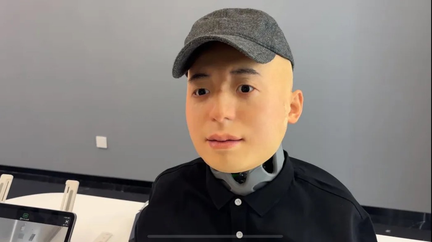 成人陪伴、体育竞技、养老陪护，人形机器人在工厂外的归途