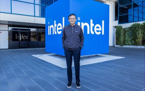 英特尔CEO陈立武上任14天首把火：剥离非核心业务聚焦AI芯片