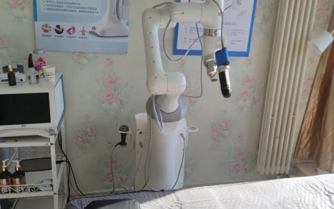 AI机器人按摩体验：年轻人的“高科技”养生陷阱