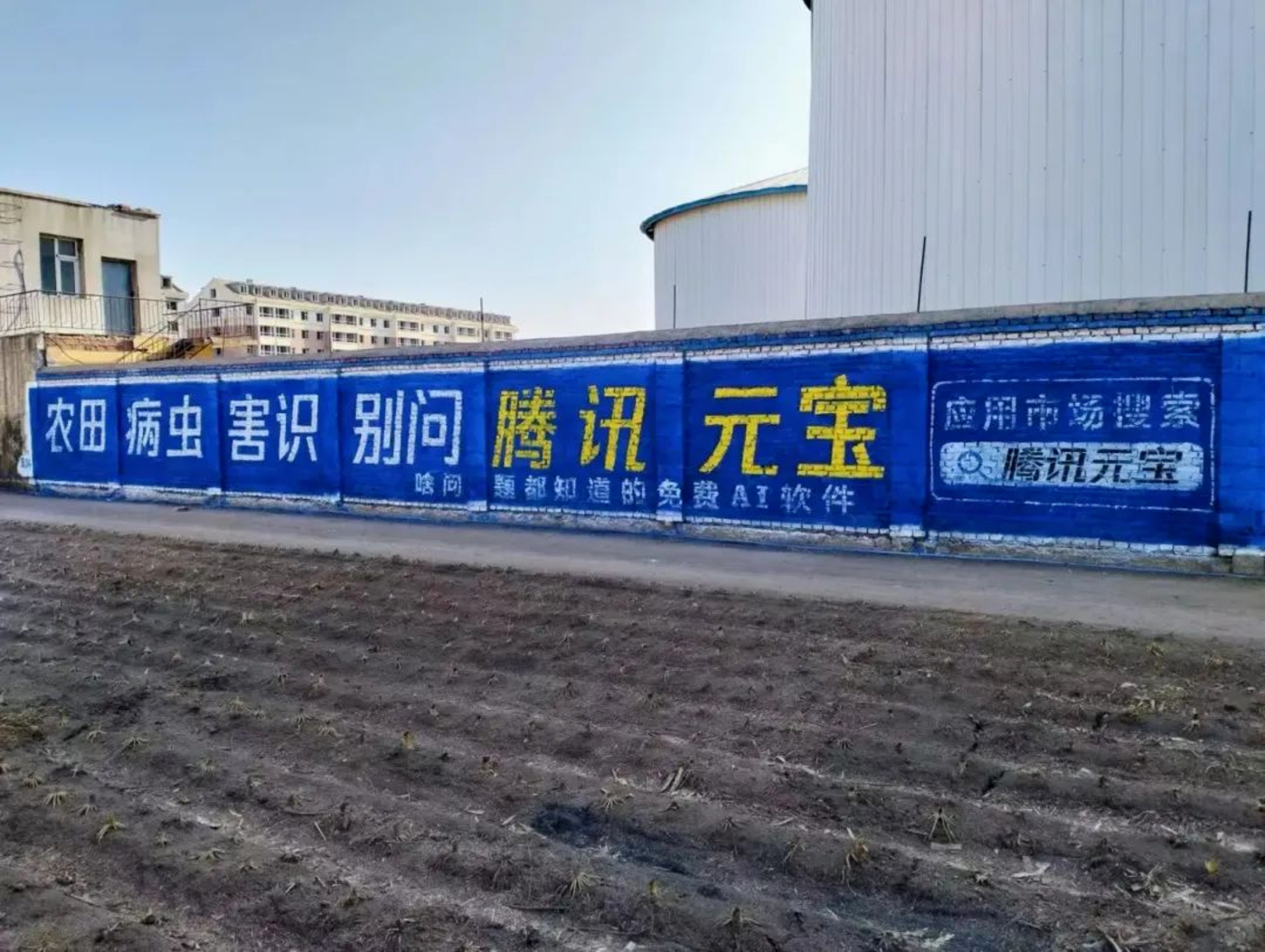 大厂AI助手上演「叠叠乐」，工具类APP怎么办？