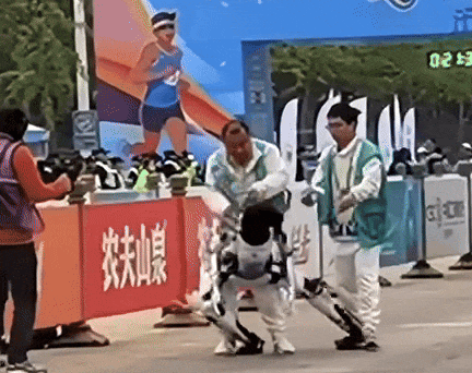 一场马拉松，“绊倒”人形机器人
