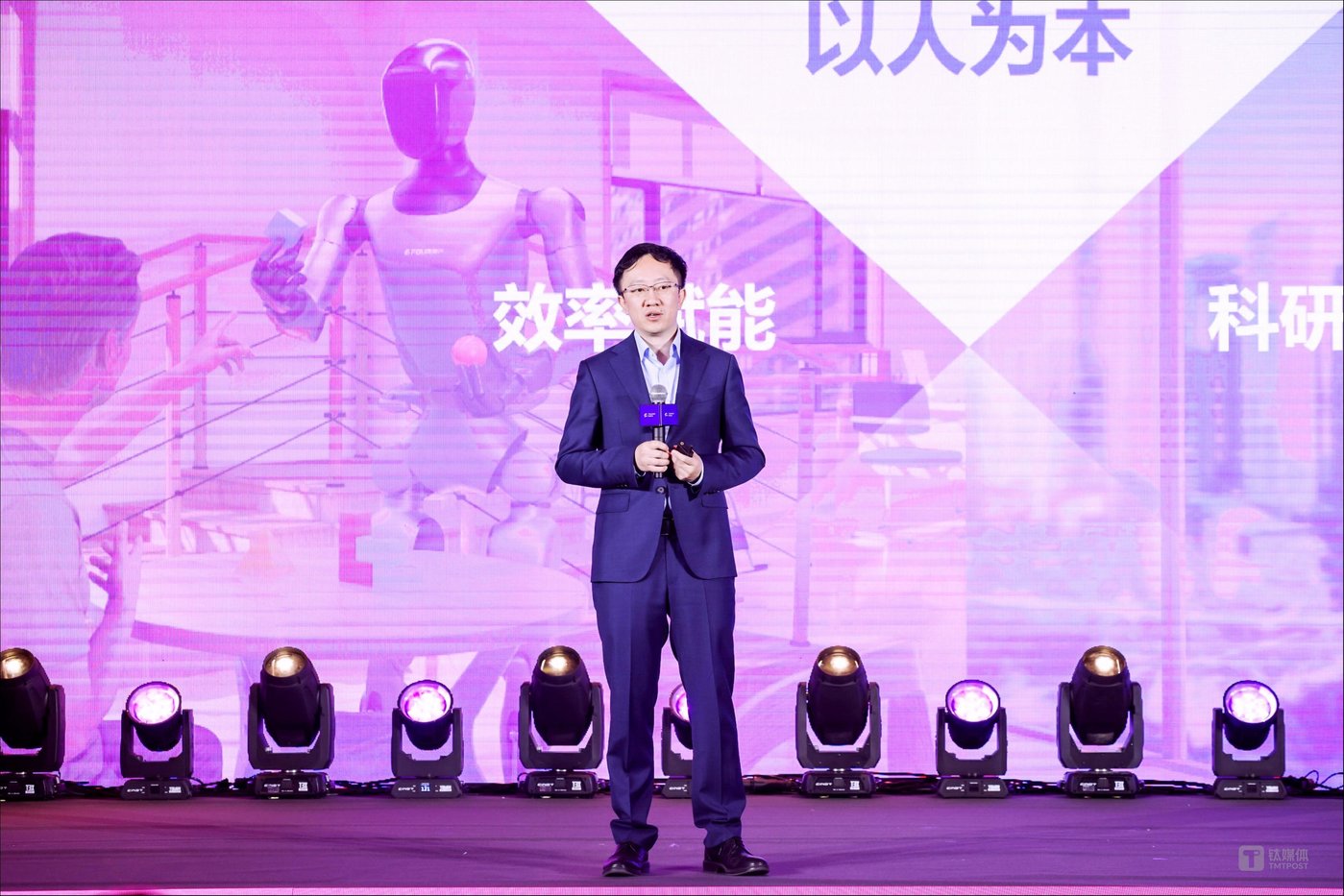 中国机器人产业破局老龄化和劳动力短缺的AI创新之路